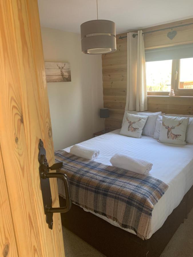 Swansea Log Cabin Pontardawe 外观 照片