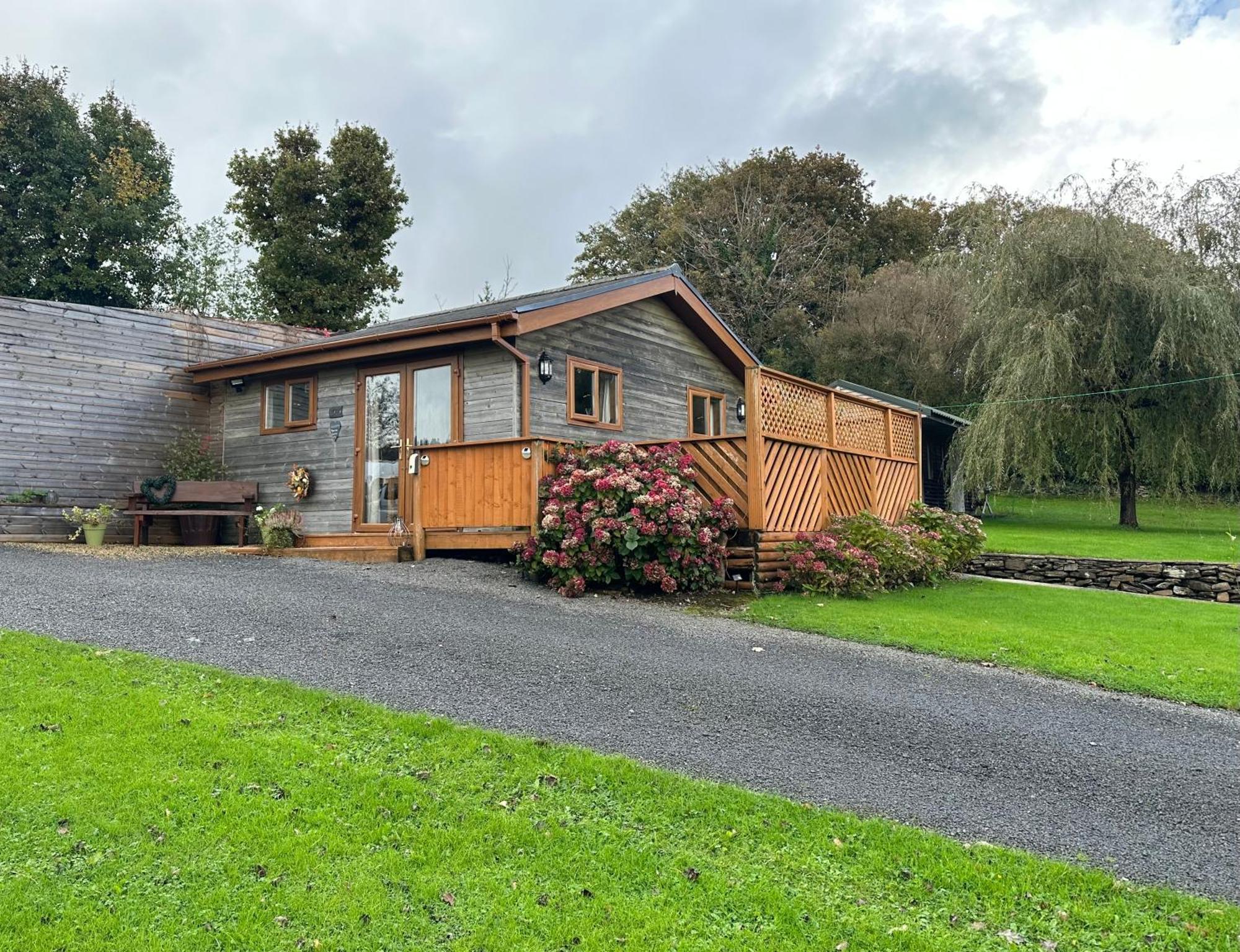 Swansea Log Cabin Pontardawe 外观 照片